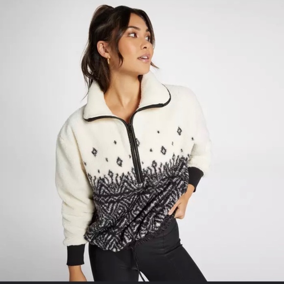 CALIA by Carrie Underwood Sweaters - CALIA by Carrie Underwood Black and White Sweater